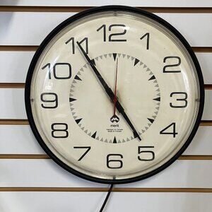 14" electric school wall clock Merit RUNS BUT NEEDS FIXING (for display~parts)